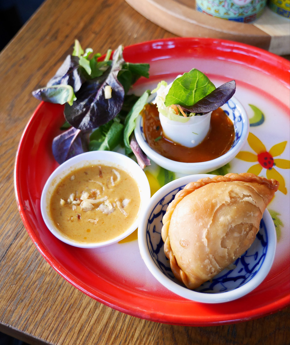 Farmhouse Thai, Portland Dining Month, Vegan Fresh Roll, Samosa